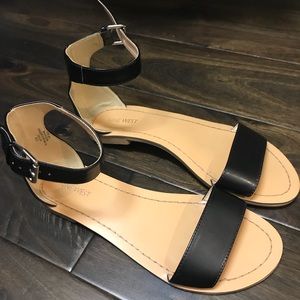 Super cute Nine West sandals